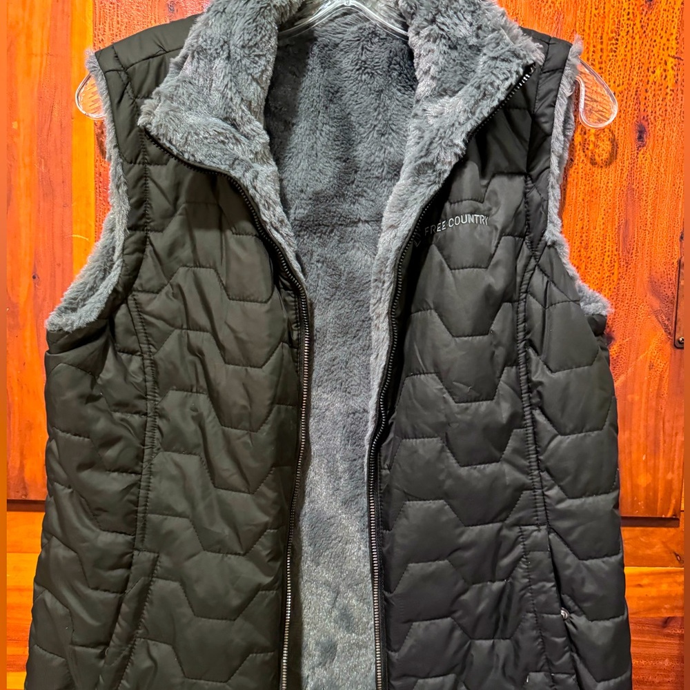 S/M free country vest. Worn once. Not reversible.